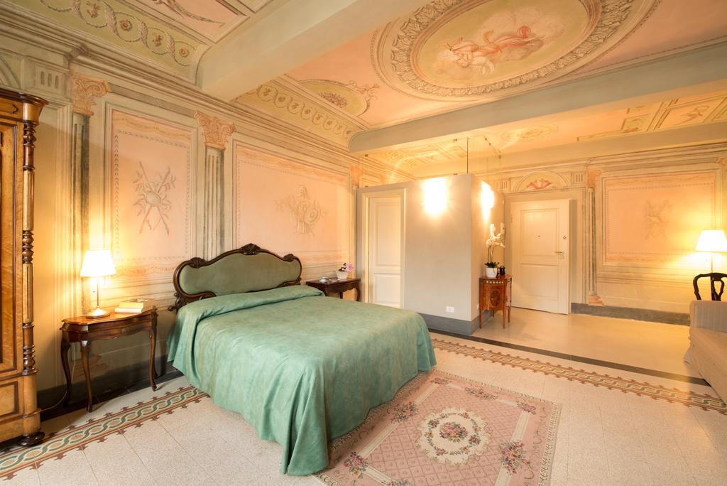 Palazzo Piazza Mazzini Hotel Pescia Room photo